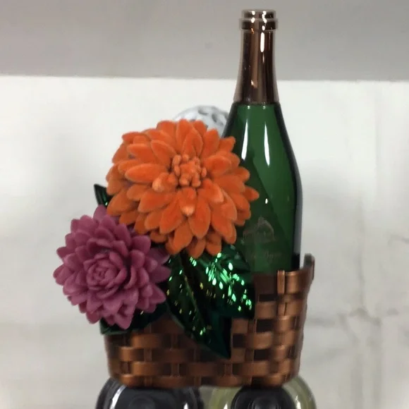 Bath & Body Works Wallflower Plug & (2) Wallflower Refills - Picture 4 of 7